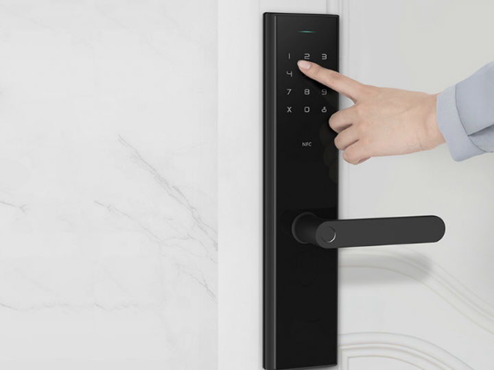 不仅只有防撬报警 智能锁比普通门锁更安全